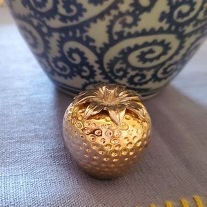 🍓Timex collectible mini golden strawberry clock